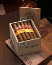 
                      
                        Load image into Gallery viewer, H. Upmann Magnum 46
                      
                    