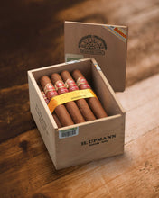 
                      
                        Load image into Gallery viewer, H. Upmann Magnum 50
                      
                    