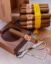 
                      
                        Load image into Gallery viewer, H. Upmann Connoisseur A
                      
                    