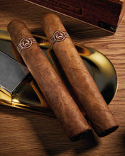 
                      
                        Load image into Gallery viewer, Padron 7000 Natural
                      
                    