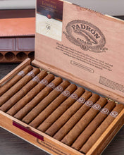 
                      
                        Load image into Gallery viewer, Padron Londres Natural
                      
                    