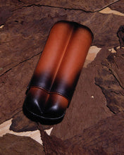 
                      
                        將圖片載入圖庫檢視器 Elie Bleu Patina Leather Cigar Case (2 Cigars)
                      
                    