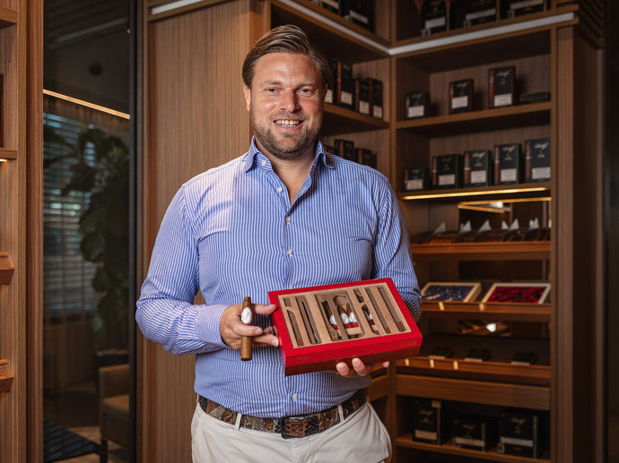 nextCIGAR獨家專訪大衛杜夫全球品牌大使與產品研發主管Sam Reuter，聊聊大衛杜夫以及他對雪茄的分享。